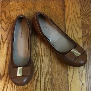 Ann Taylor ballet flats! Never worn! size 7M